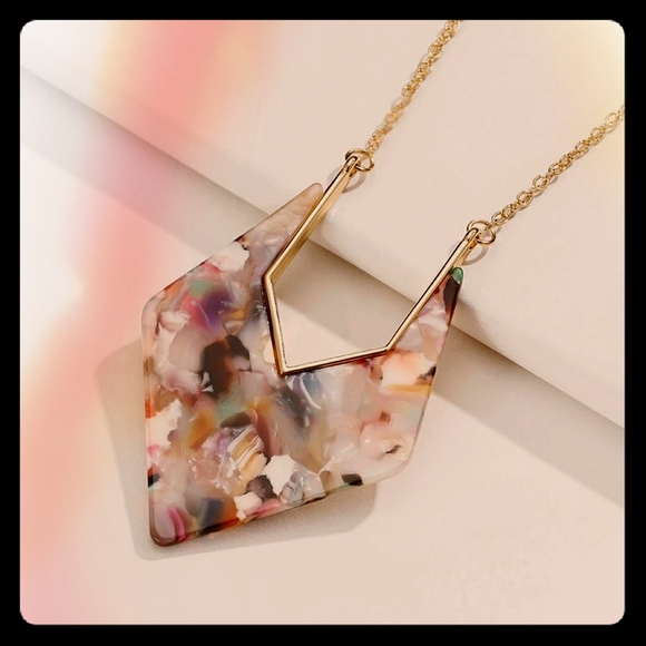 ACETATE MODERN SHAPE PENDANT LONG NECKLACE! - Picture 2 of 4